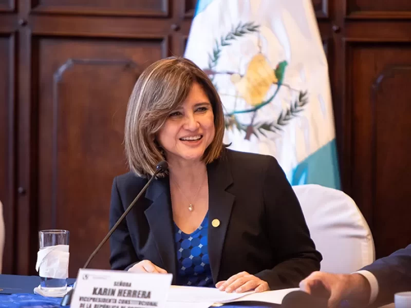 Vicepresidenta escucha propuestas para desarrollo económico en Guatemala