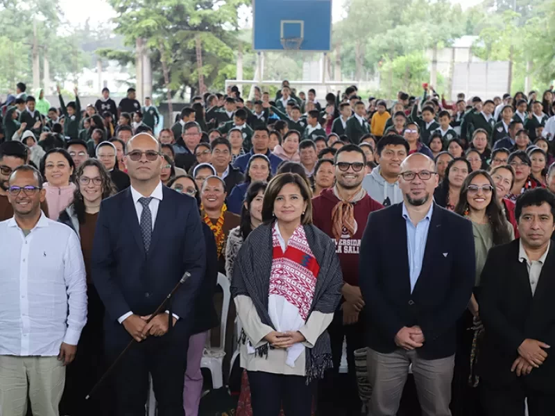 Vicepresidencia y AMSCLAE promueven la educación ambiental para el cuidado del Lago de Atitlán