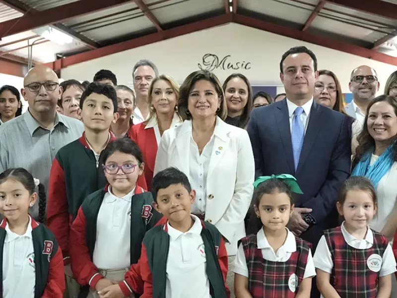 Karin Herrera: "Santiago, eres un verdadero ejemplo de dedicación y esfuerzo”