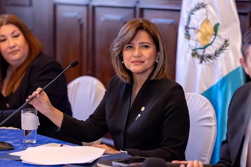 Karin Herrera 
