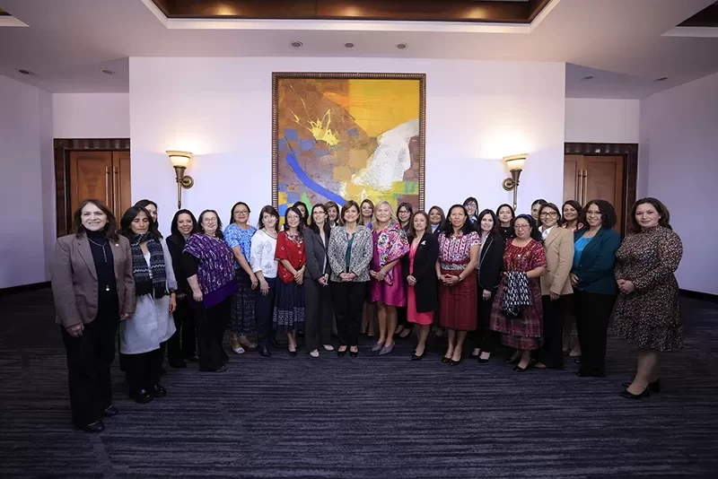 Karin Herrera lidera reunión con ONU Mujeres y autoridades guatemaltecas por el bienestar de las mujeres