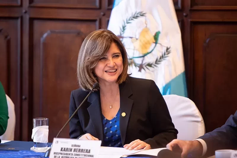 Vicepresidenta escucha propuestas para desarrollo económico en Guatemala