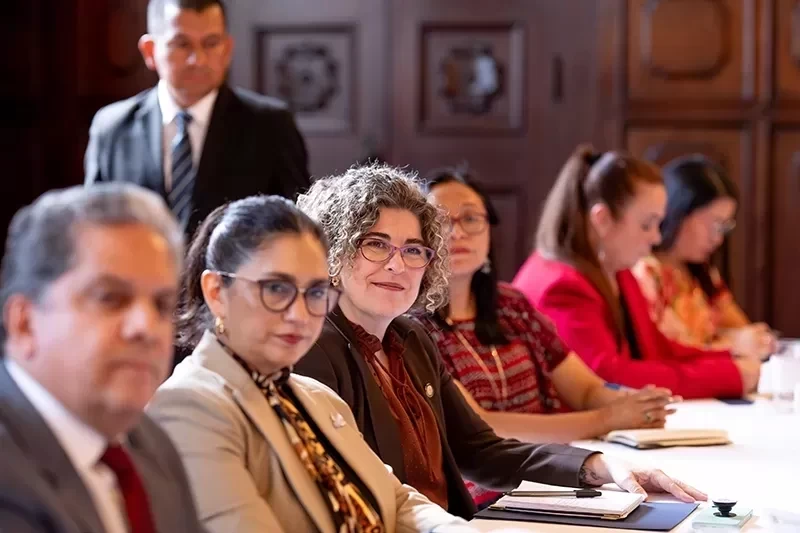 Vicepresidenta escucha propuestas para desarrollo económico en Guatemala