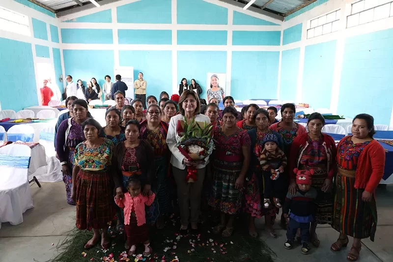 Vicepresidenta participa en capacitación de mujeres emprendedoras en Chimaltenango