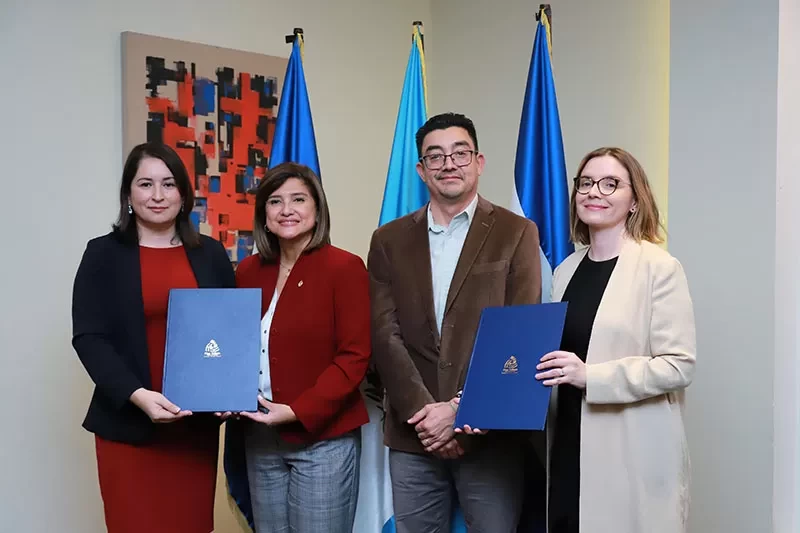 Vicepresidenta firma memorándum de entendimiento entre la Comisión del Plan Trifinio y la UICN