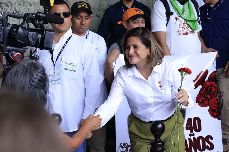 Vicepresidenta conmemora Día del Estudiante Universitario