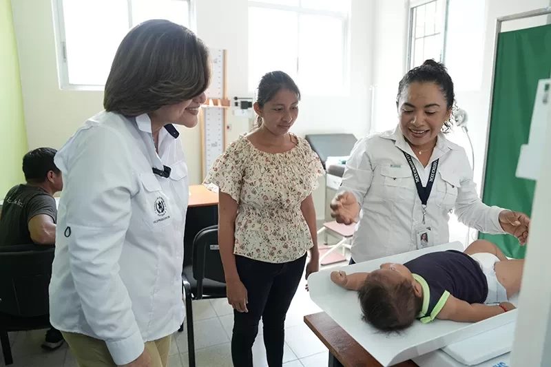Ejecutivo inaugura nuevos puestos de salud en Ixcán, Quiché