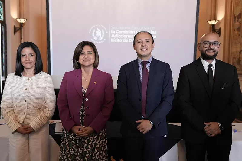 Vicepresidenta hace un llamado para construir un ambiente laboral digno y seguro
