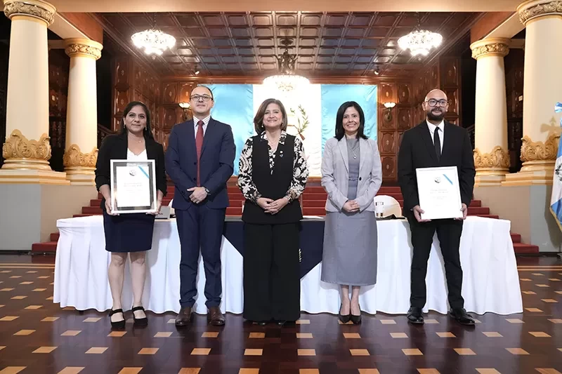 Unidos por un Futuro Libre de Drogas: vicepresidenta reconoce compromiso de SECCATID en la lucha contra las adicciones