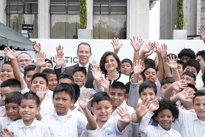 SENACYT y BANGUAT firman convenio para impulsar clubes de ciencia
