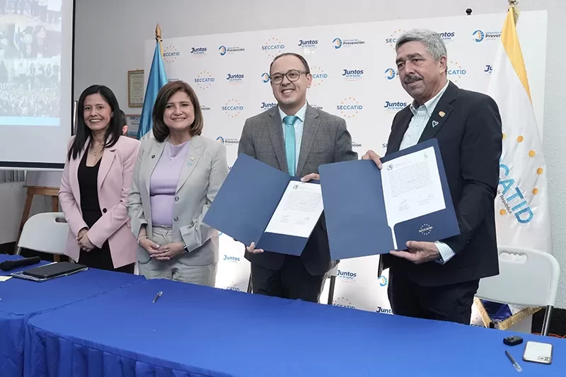 FIRMA DE CONVENIO DE COOPERACIÓN INTERINSTITUCIONAL ENTRE LA SECCATID Y LA MUNICIPALIDAD DE ESQUIPULAS, PARA IMPLEMENTAR EL PROYECTO “VOLVAMOS AL PARQUE”